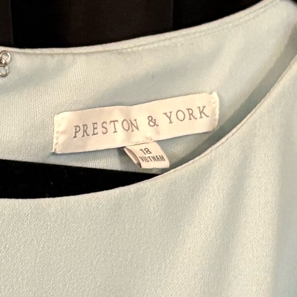 Light Blue Dress with Bow Sleeves - Picture 3 of 3